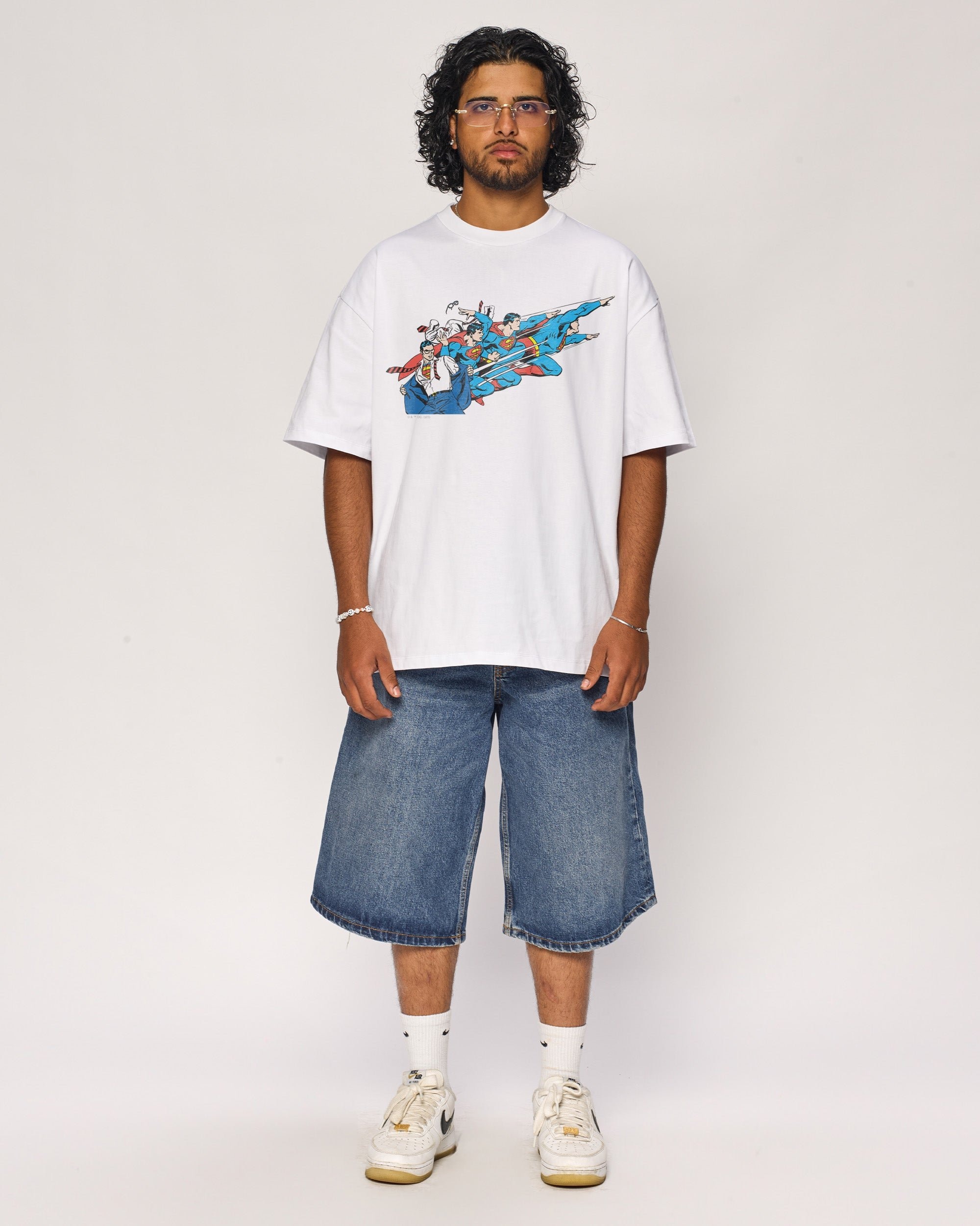 Superman Flying Oversized Graphic T-Shirt Unisex 90s Boxy Fit 100% Combed Cotton